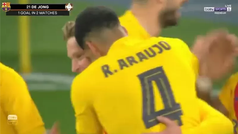 شاهد بالفيديو.. الهدف الرائع لبرشلونة فى شباك نابولى