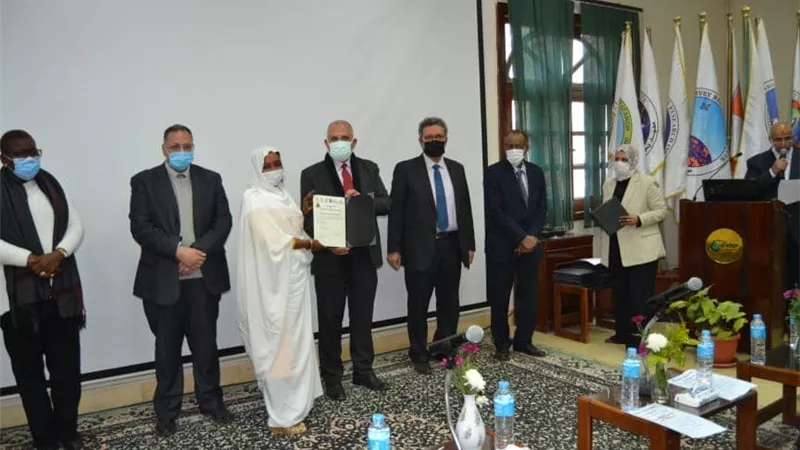 وزير الرى يوزع شهادات دبلوم هيدروليكا أحواض الأنهار لـ20 متدرب من دول حوض النيل