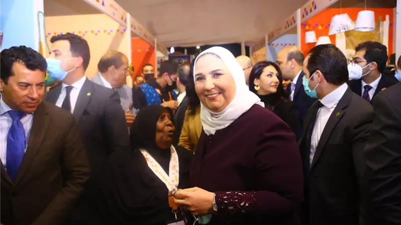 وزيرة التضامن تفتتح دورة جديدة لمعرض ديارنا للحرف اليدوية-صور