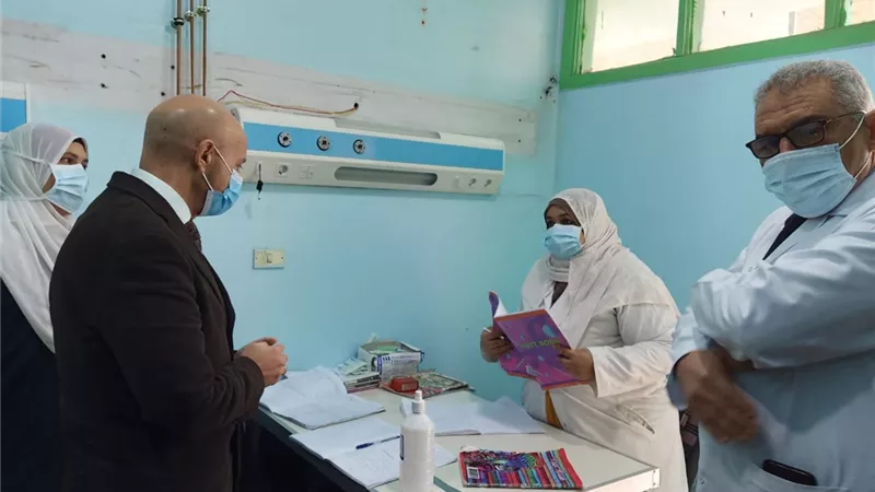 مدير صحة الشرقية يفاجئ مستشفي أولادصقر ..صور