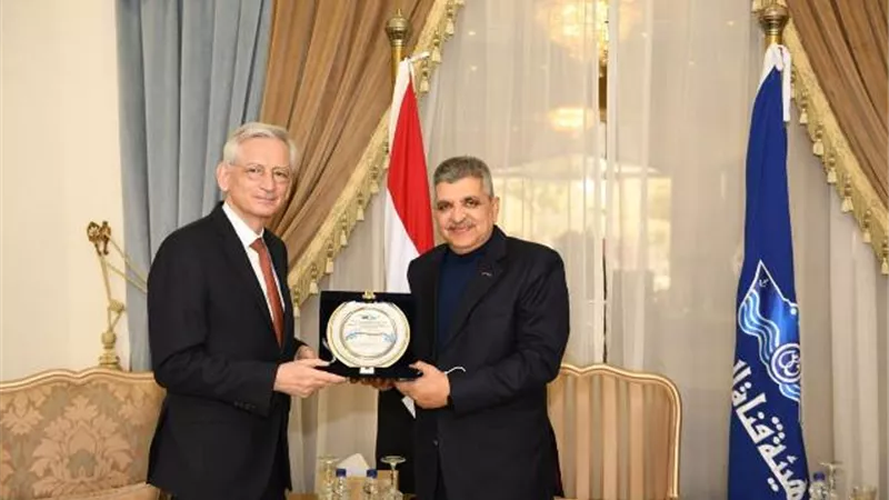 السفير الفرنسى بالقاهرة يؤكد حرص بلاده على متابعة مشروعات التطوير فى القناة