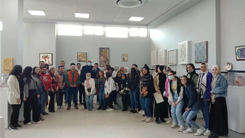 بسام الشماع يكشف أسراراً جديدة عن الحضارة القديمة لطلاب الفنون التطبيقية فى جامعة بدر.. بالصور