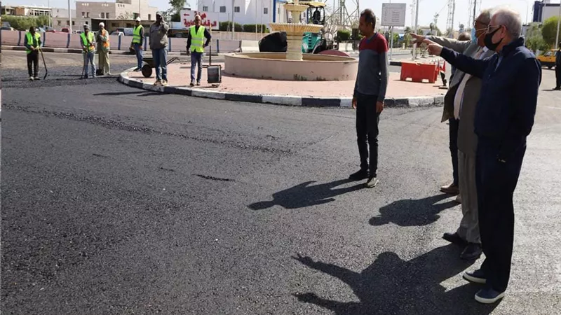 استكمال رصف ورفع كفاءة وتوسعة الطرق بمدينة شرم الشيخ
