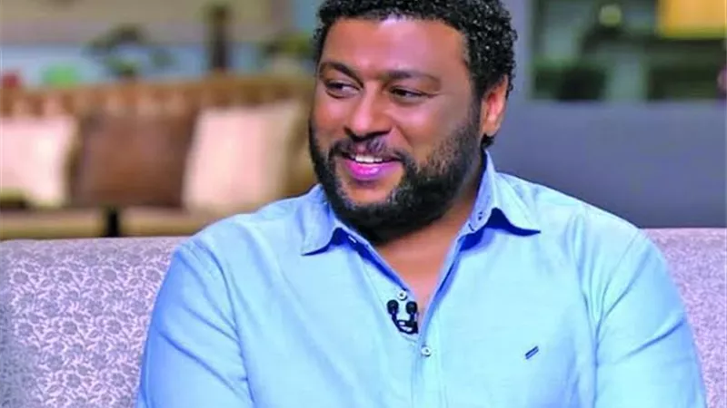 الفنان محمد جمعة: بدور على الأدوار المختلفة.. وبغني عشان أبسط الناس