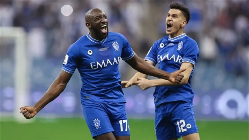 الدورى السعودى .. الهلال يتألق ويهزم الحزم بهدفين