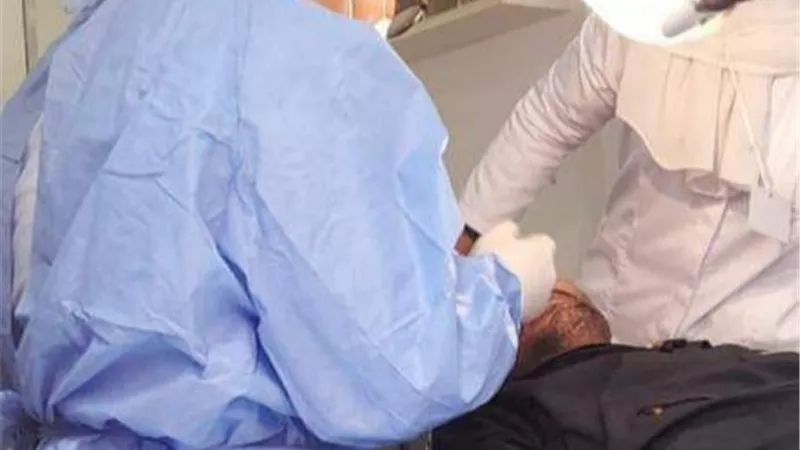 الصحة : إطلاق قافلتين طبيتين بمحافظتي أسوان والإسكندرية للكشف والعلاج مجانا