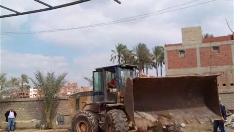 محافظ الشرقية: لا تهاون مع المتعدين على الأراضى الزراعية