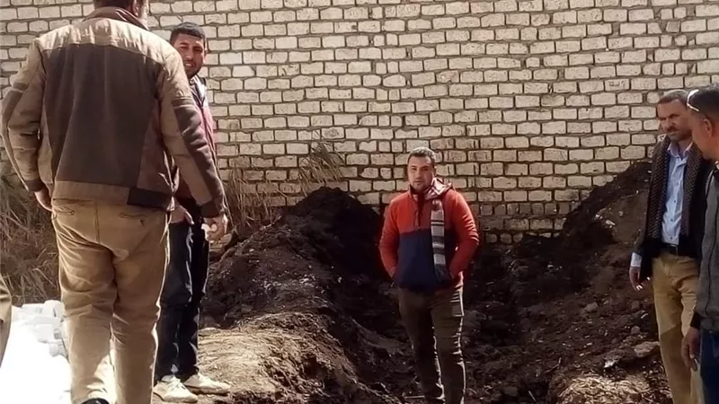 إزالة 5 حالات تعدٍ بالبناء على أراض زراعية بالمنيا