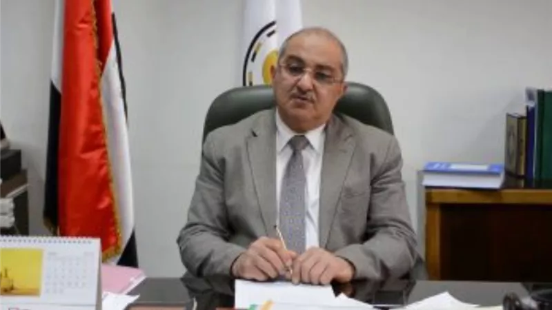 نائب رئيس جامعة أسيوط تشهد افتتاح ورشة عمل في مجال الحماية المدنية للعاملين بكلية العلوم