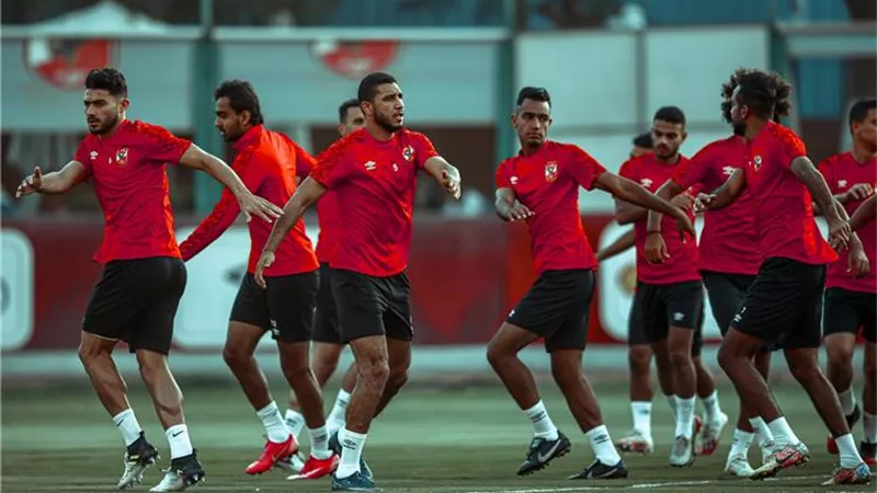 الأهلى يخوض تدريبات بدنية بالتتش