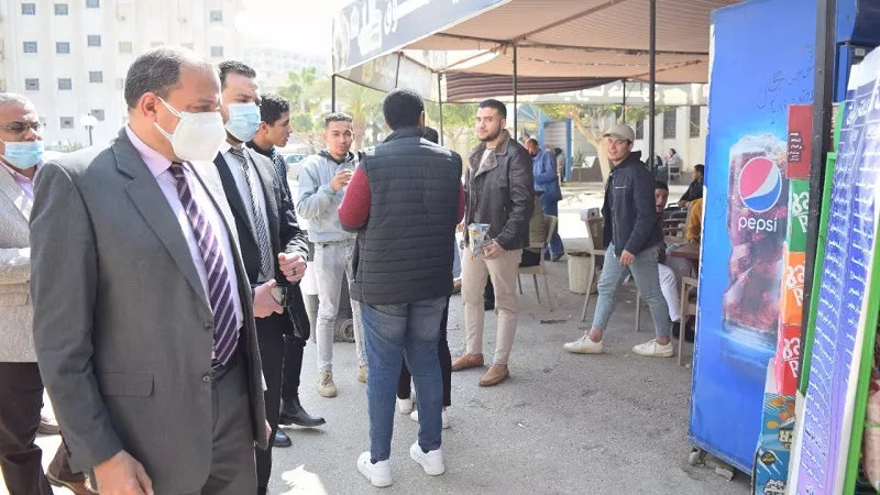 رئيس جامعة بني سويف يتفقد الحرم الجامعي