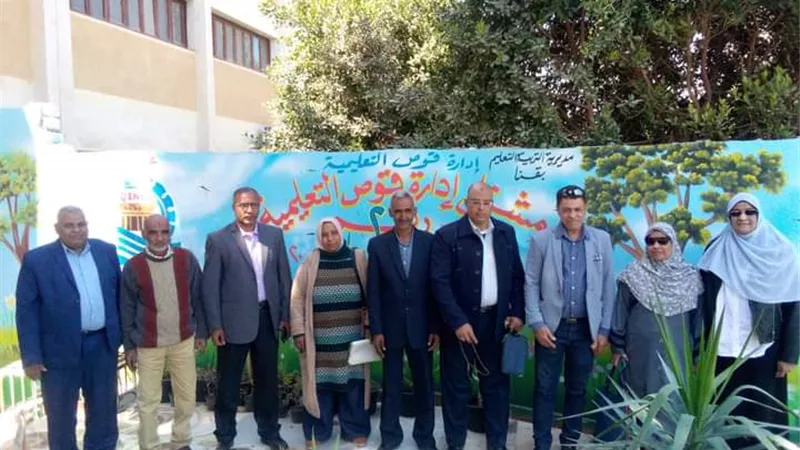 لجنة وزارية تقيم مشتل حجازة قبلي الثانوية بمسابقة اجمل مشتل تعليمي بالجمهورية