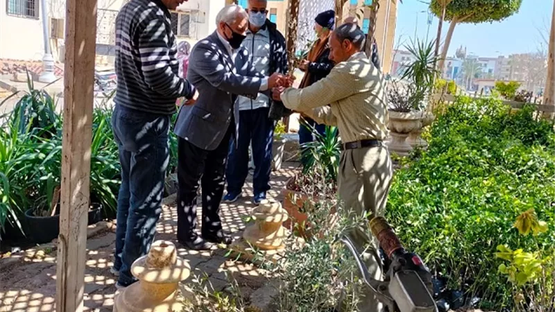 جهاز العبور يبدأ بتسليم الاشجار المثمرة على سكان المدينة..بالصور