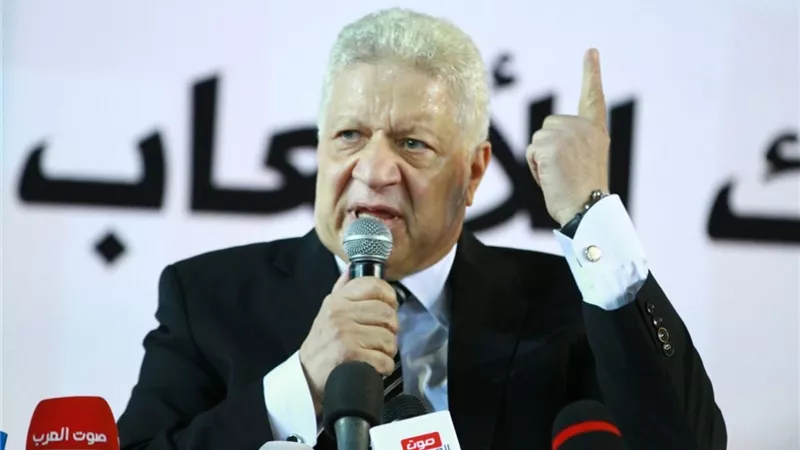 مرتضى منصور يهدد لاعبي الزمالك بالتجميد