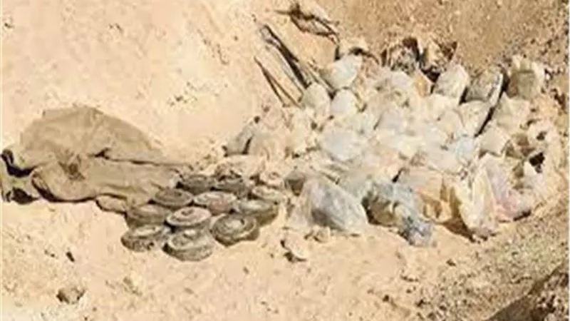 القوات العراقية تعثر على مخزن أسلحة ومتفجرات لتنظيم داعش الإرهابي بالأنبار