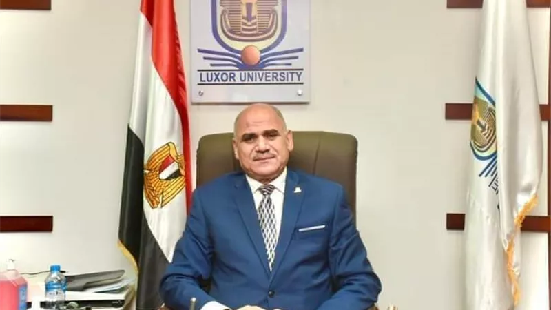 رئيس جامعة الأقصر يبعث برقية تهنئة للرئيس السيسي بمناسبة ذكرى الإسراء والمعراج