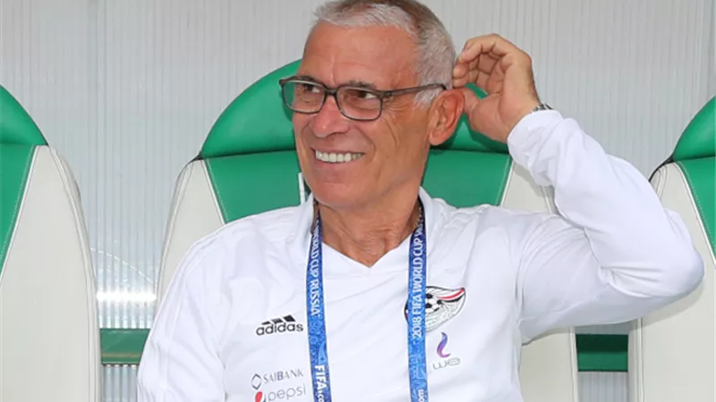 شوبير يكشف حقيقة مفاوضات الزمالك مع هيكتور كوبر