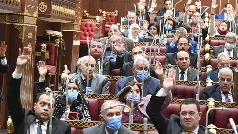 جدل بالشيوخ حول احقية اسرة المنتحر بالحصول علي مبلغ التأمين