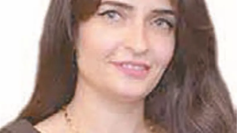 إيرين سعيد لرئيس الورزاء: كيف تسفر الممرضات للعمل بالخارج
