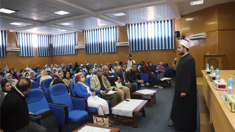 اطلاق برنامج التوعية الاسرية والمجتمعية بجامعة جنوب الوادى
