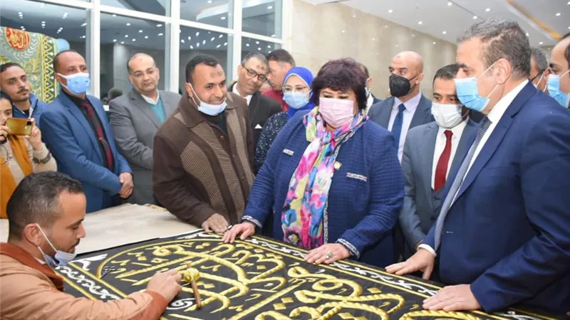 وزيرة الثقافة ومحافظ المنوفية يفتتحان قصر ثقافة شبين الكوم بعد التطوير