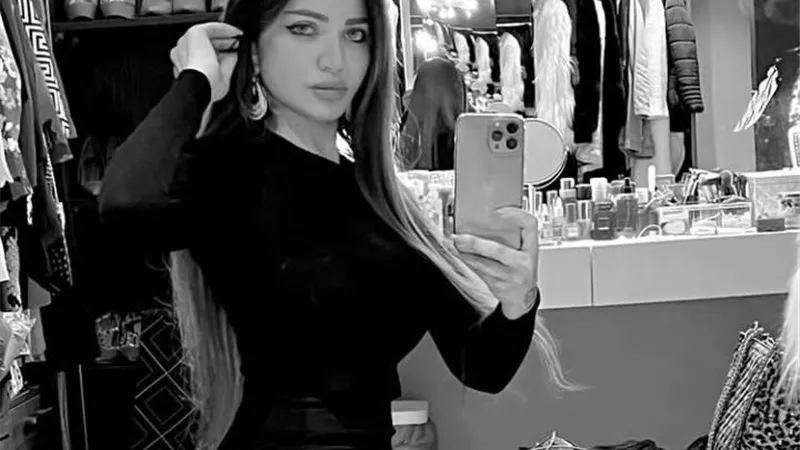 أبيض وأسود .. ياسمين الخطيب تداعب متابعيها بكلمات رقيقة
