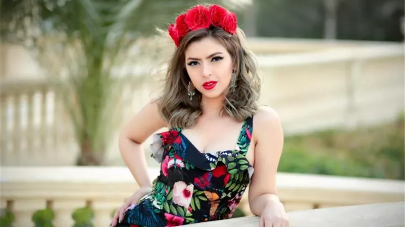 ميرنا جميل: وفاة والدي الأصعب في حياتي وهذه حقيقة خضوعي لعمليات تجميل
