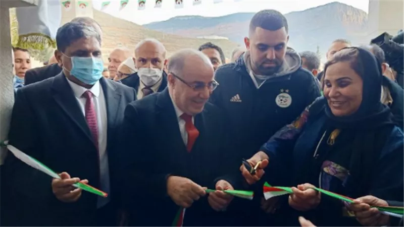 بحضور والدته.. الجزائر تدشن مسجدا تبرع بتكلفة إنشائه النجم العربي رياض محرز