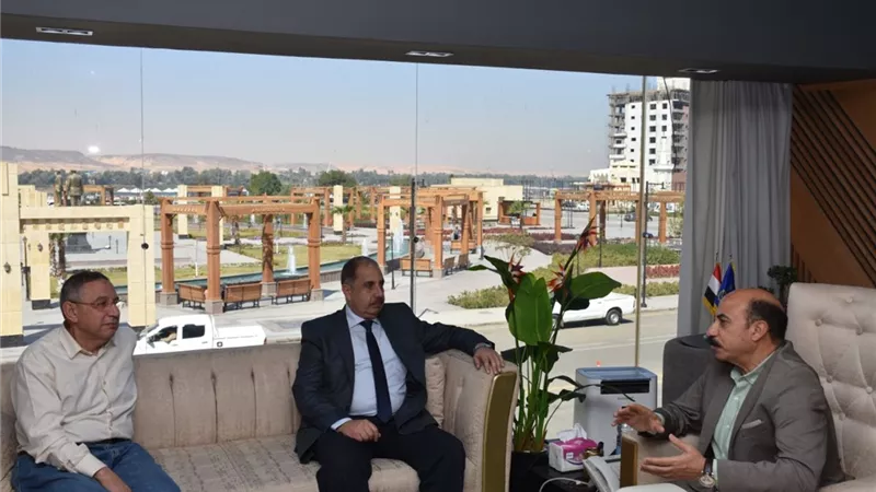 في لقاء محافظ أسوان برئيس الهيئة العامة للنقل النهرى .. حزمة من المشروعات في مجال النقل النهرى واللوجستيات