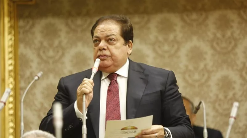 أبو العينين ينعي الدكتور عبد الحي عبيد