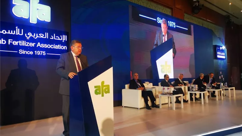 وزير قطاع الأعمال العام يفتتح الملتقى الدولي الـ28 للأسمدة والمعرض المصاحب