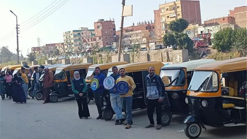 تطعيم 2000 مواطن في حملة طرق الأبواب بالإسماعيلية ..صور
