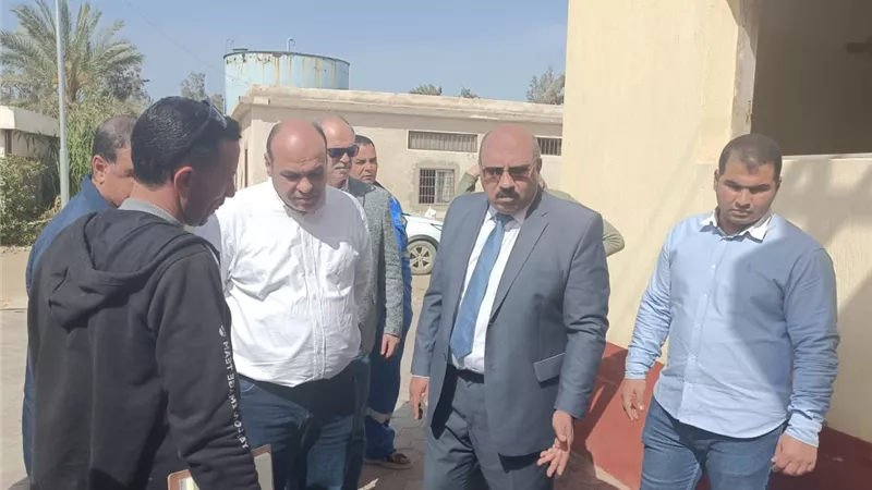 رئيس مياه القناة يفاجئ محطات الإسماعيلية ويحذر المخالفين.صور