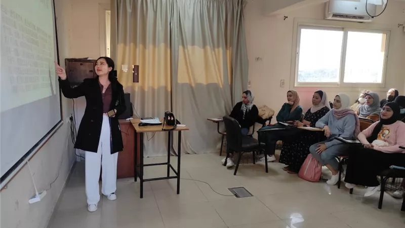 20 بحثًا بالمؤتمر العلمي السنوي الأول لكلية الألسن بجامعة الأقصر والتوصية بتنظيم سيمنار شهري بأقسام اللغات
