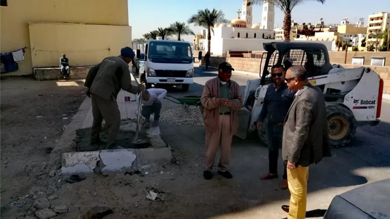 رئيس مدينة الأقصر يتابع أعمال رفع الإشغالات وإزالة المخالفات والإستجابة الفورية لشكاوى المواطنين
