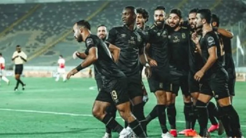 أفشة يعزز تقدم الأهلى على فاركو بهدف ثاني.. شاهد