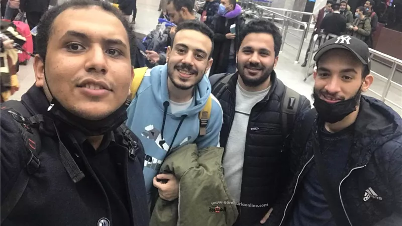 العائدون من اوكرانيا يشكرون الرئيس السيسى على تسهيل وتأمين عودتهم إلى أرض الوطن