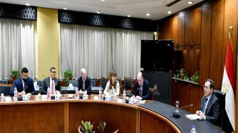 البترول: التعاون مع البنك الأوروبي لإعادة الإعمار لإطلاق مبادرة للطاقة النظيفة