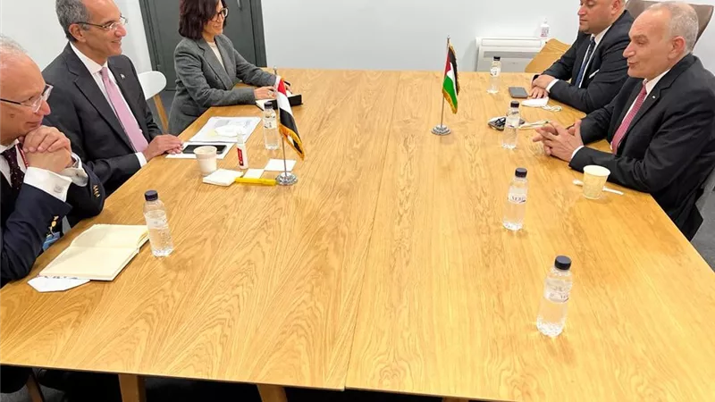وزير الاتصالات يلتقى نظيره الفلسطيني للتعاون فى تكنولوجيا المعلومات والبريد