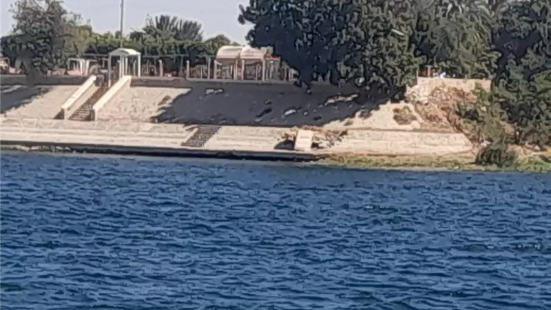 محافظ أسوان: تنفيذ أعمال رفع كفاءة وتطوير المراسى السياحية لمعبد كوم أمبو بطول 1.5 كم