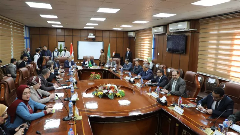 لقاء موسع بين لجنة الادارة المحلية وقيادات محافظة المنيا