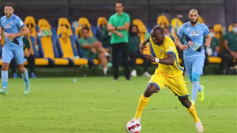 فينسنت أبو بكر يقود هجوم النصر امام الهلال فى الدورى السعودى