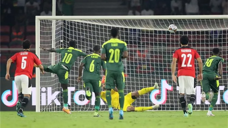 فيفا يعلن الموعد النهائي لمباراتي مصر والسنغال في تصفيات المونديال