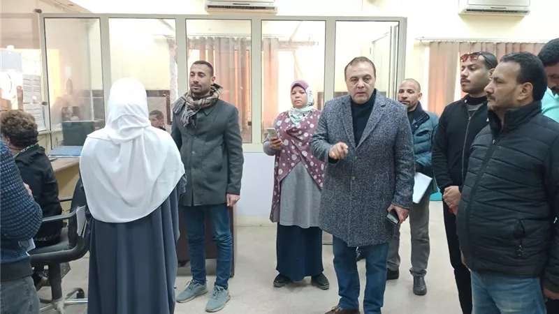محافظ المنيا يتابع جهود الوحدات المحلية في انتظام العمل بالمراكز التكنولوجية وعدد من القطاعات