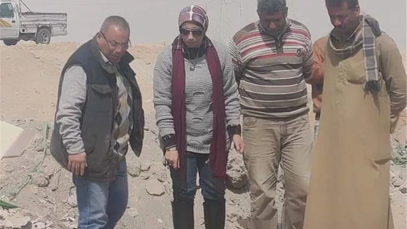 رئيس جهاز السويس الجديدة تتابع إصلاح خط المياه بالمنطقة الصناعية