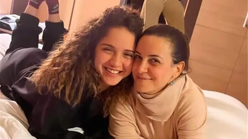 رنا رئيس توجه رسالة الى ريهام عبدالغفور فى كواليس 
