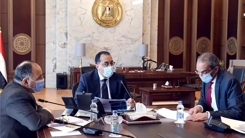 رئيس الوزراء يتابع تنفيذ خطة وموازنة العام المالى الحالى لمشروعات وزارة الاتصالات
