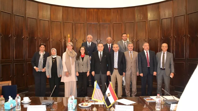 رئيس جامعة الاسكندية يستقبل وفد دبلوماسا لبعثة السفارة الامريكية بالقاهرة