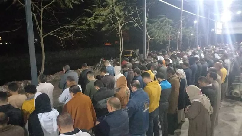 تشييع جنازة الضحية الثالثة لحادث سقوط شجرة علي سيارة نقل بالدقهلية