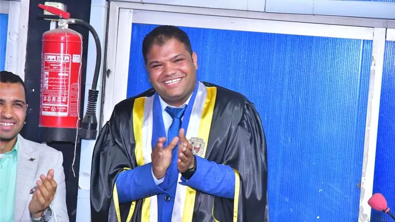 محمود خليل يحصل على ماجستير حول البرامج الحوارية بإعلام جامعة سوهاج